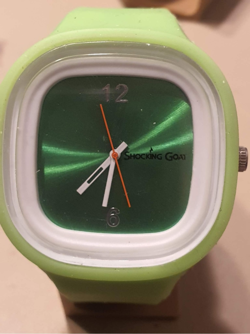 10/$20 Shocking Goat White/Green Silicone Unisex Watch